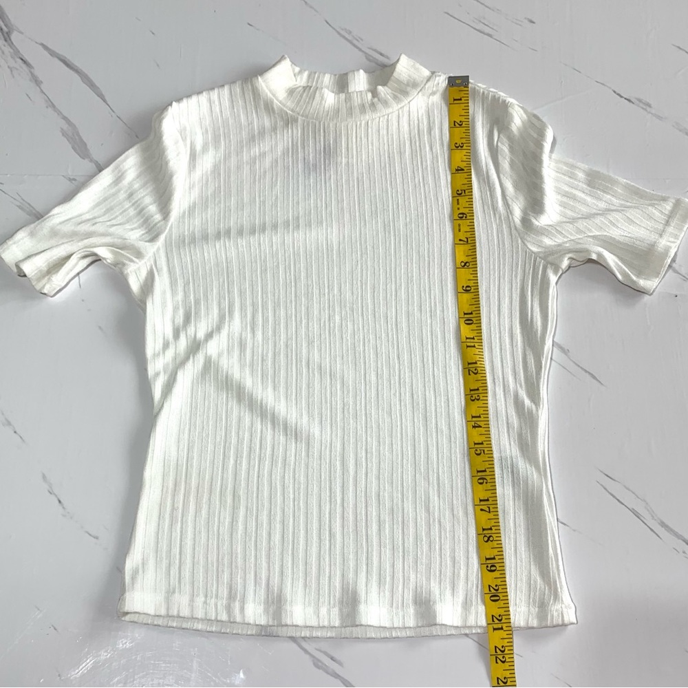 H&M Women’s White High Neck Short Sleeves Ribbed Sweater Size Small - Picture 9 of 10